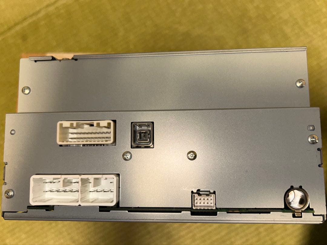 ダイハツ純正6.8インチスマホ連携ディスプレイオーディオ　タフト外し