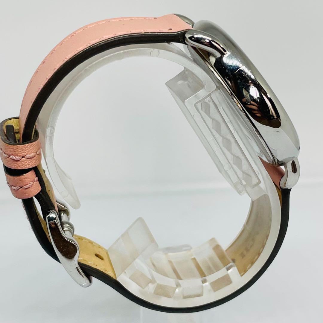 【美品】COACH フラワーモチーフ　腕時計 ピンクベルト