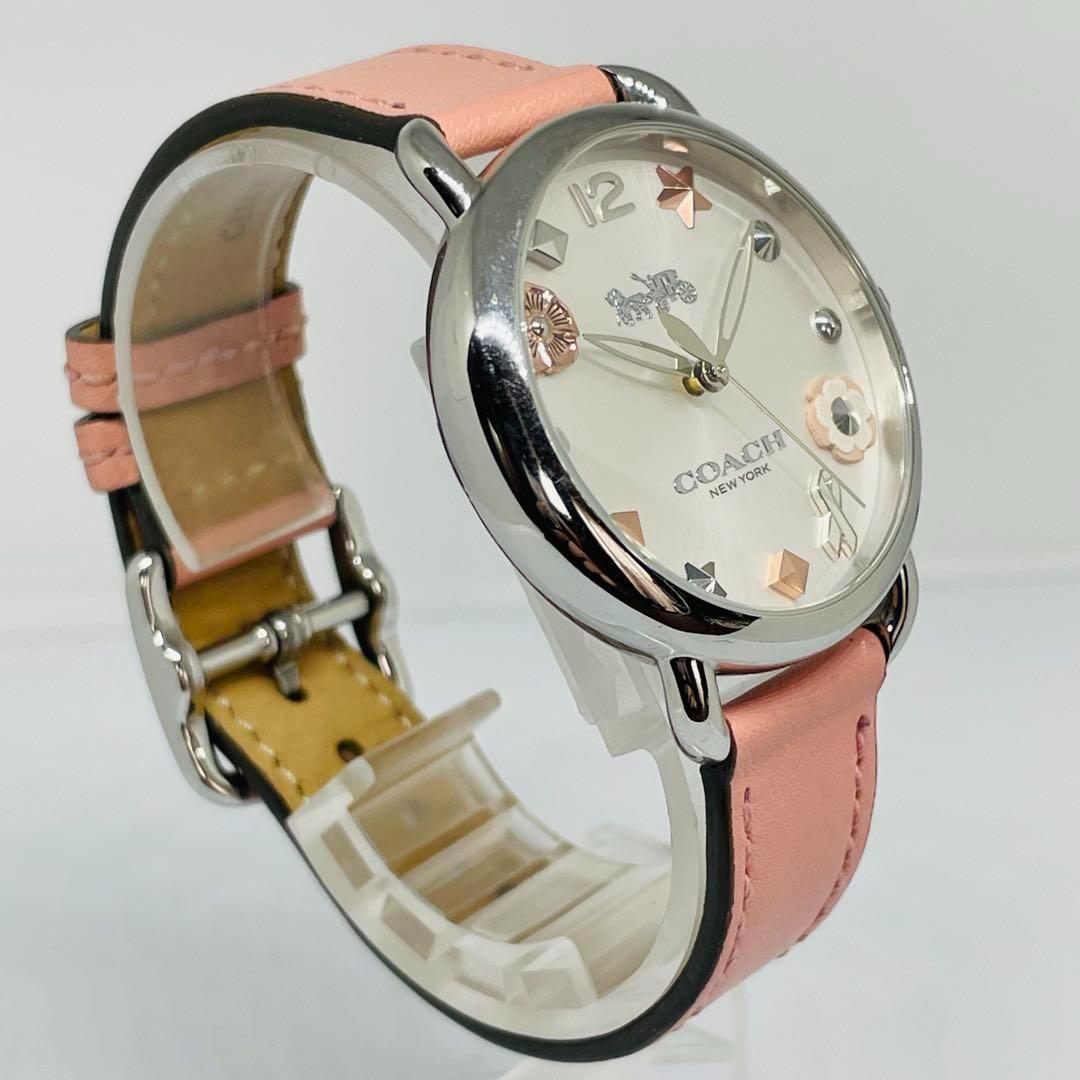 【美品】COACH フラワーモチーフ　腕時計 ピンクベルト
