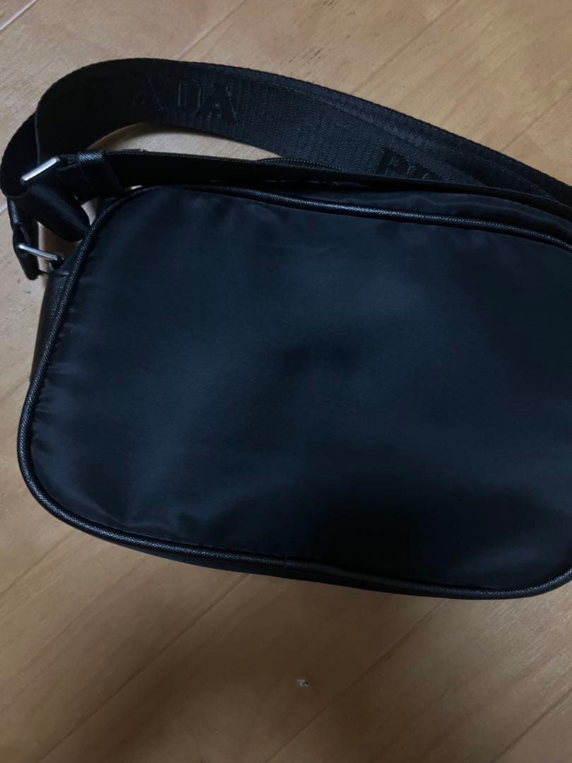 PRADA ブラック ショルダーバッグ