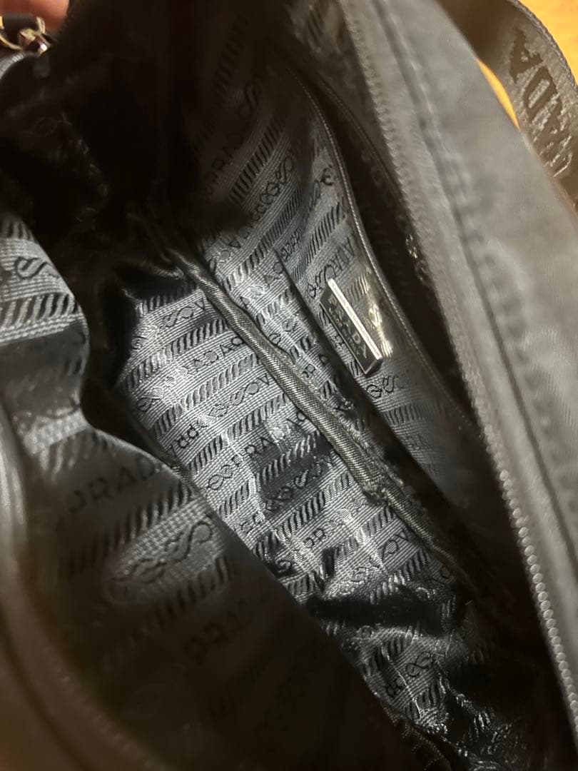 PRADA ブラック ショルダーバッグ