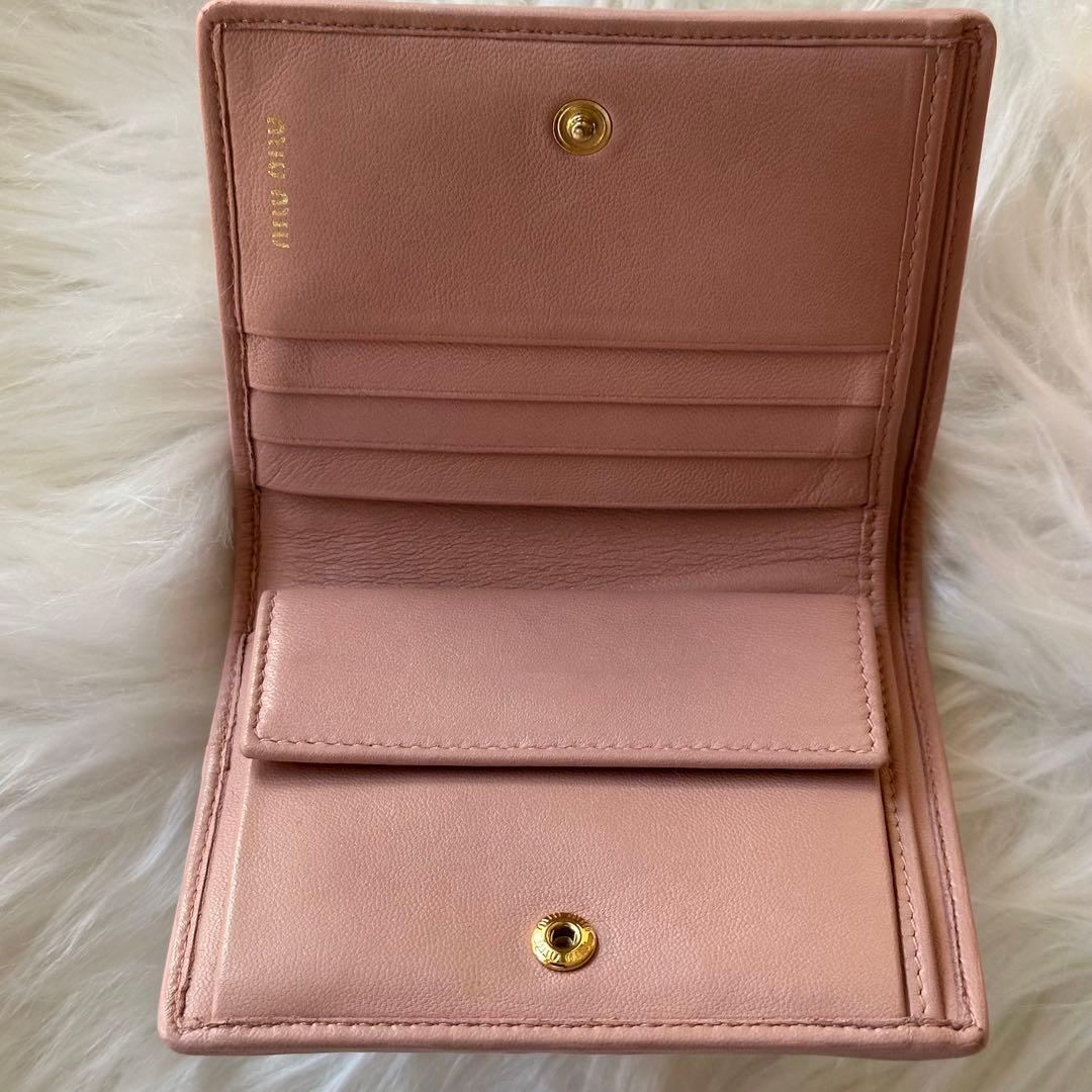 MIUMIU マテラッセ 二つ折り 財布 ピンク ベージュ レザー