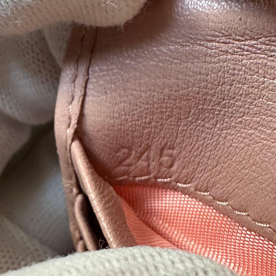 MIUMIU マテラッセ 二つ折り 財布 ピンク ベージュ レザー