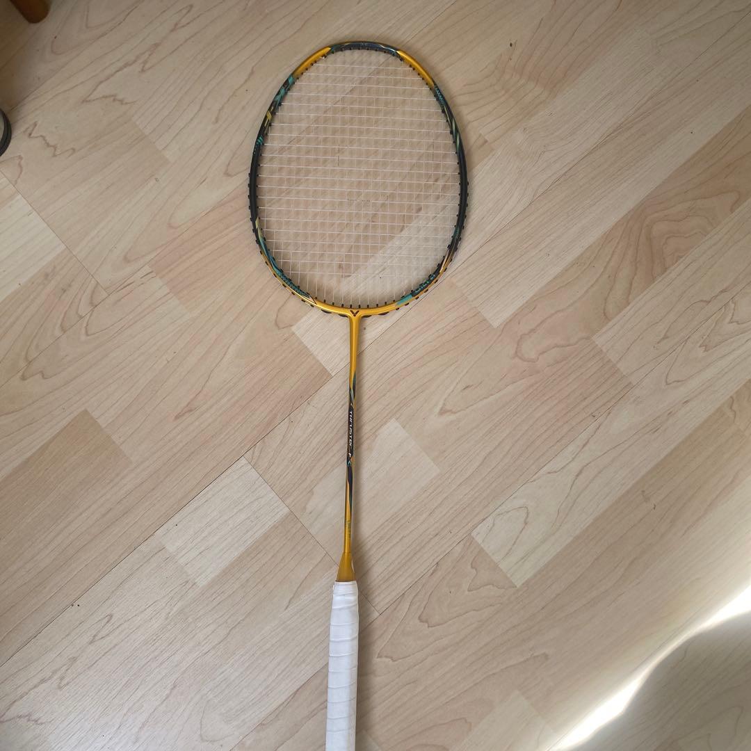 バドミントンラケット THRUSTER C Ultra X
