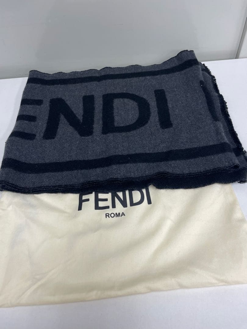 新品！FENDI (フェンディ) ロゴジャガードウールマフラー ストール