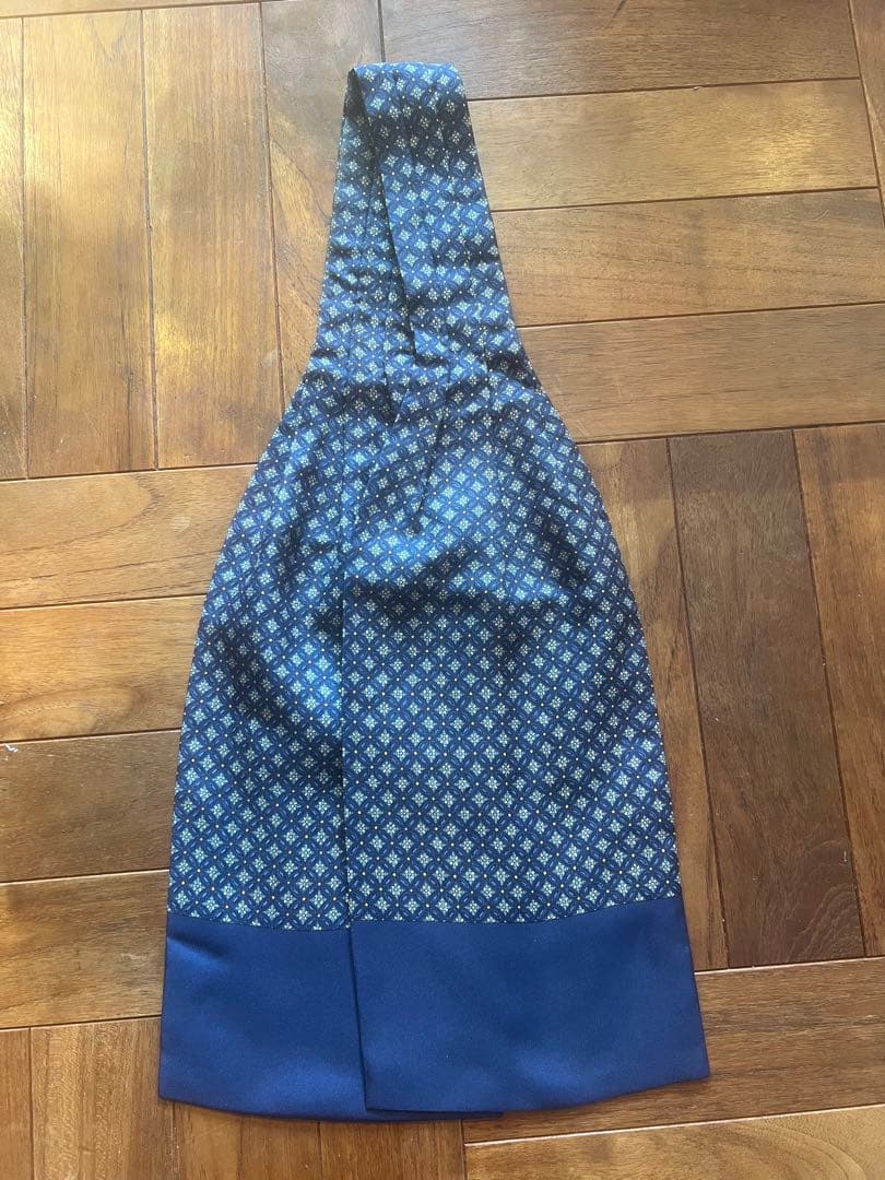 HERMÈS シルク アスコットタイ