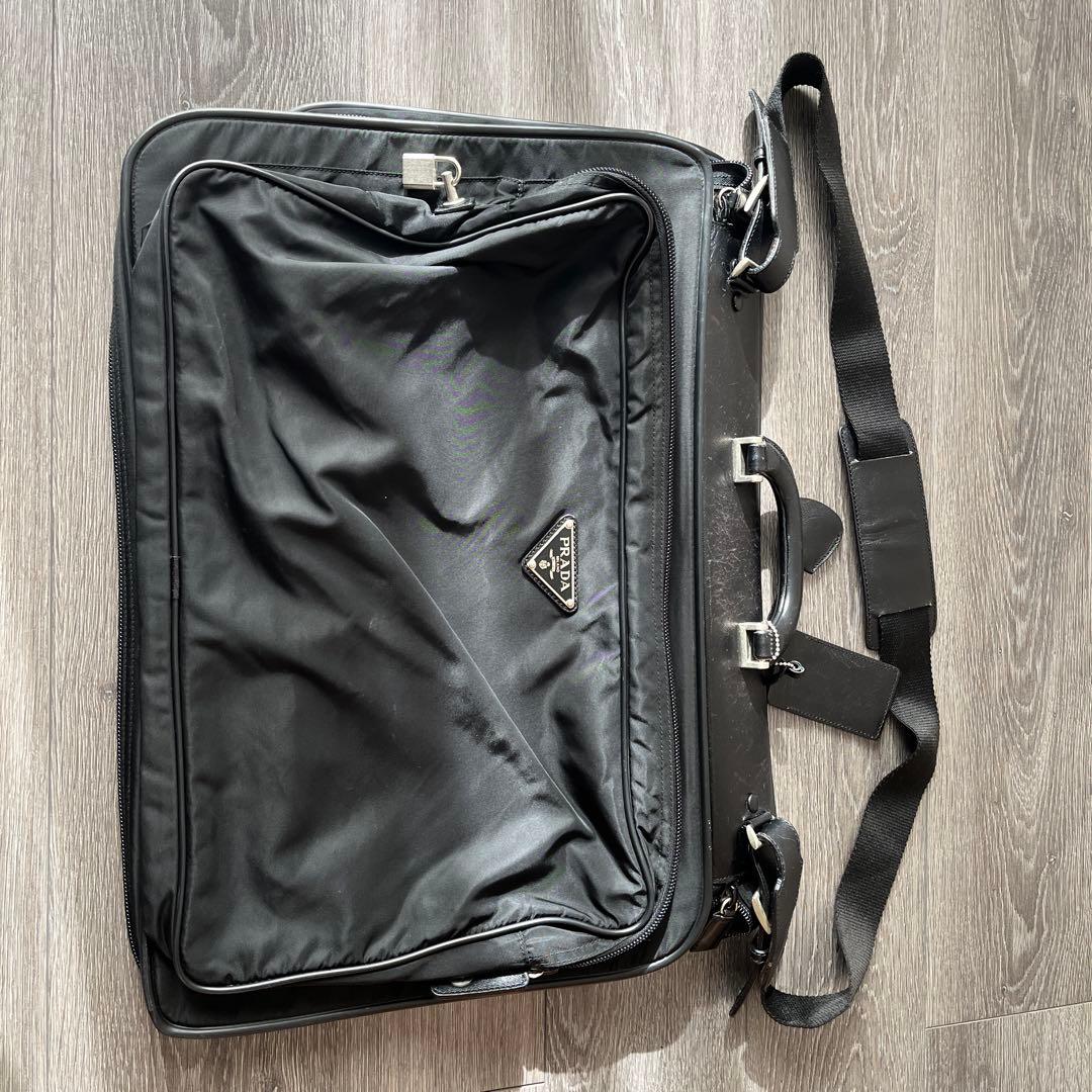 PRADA ブラックナイロンバッグ