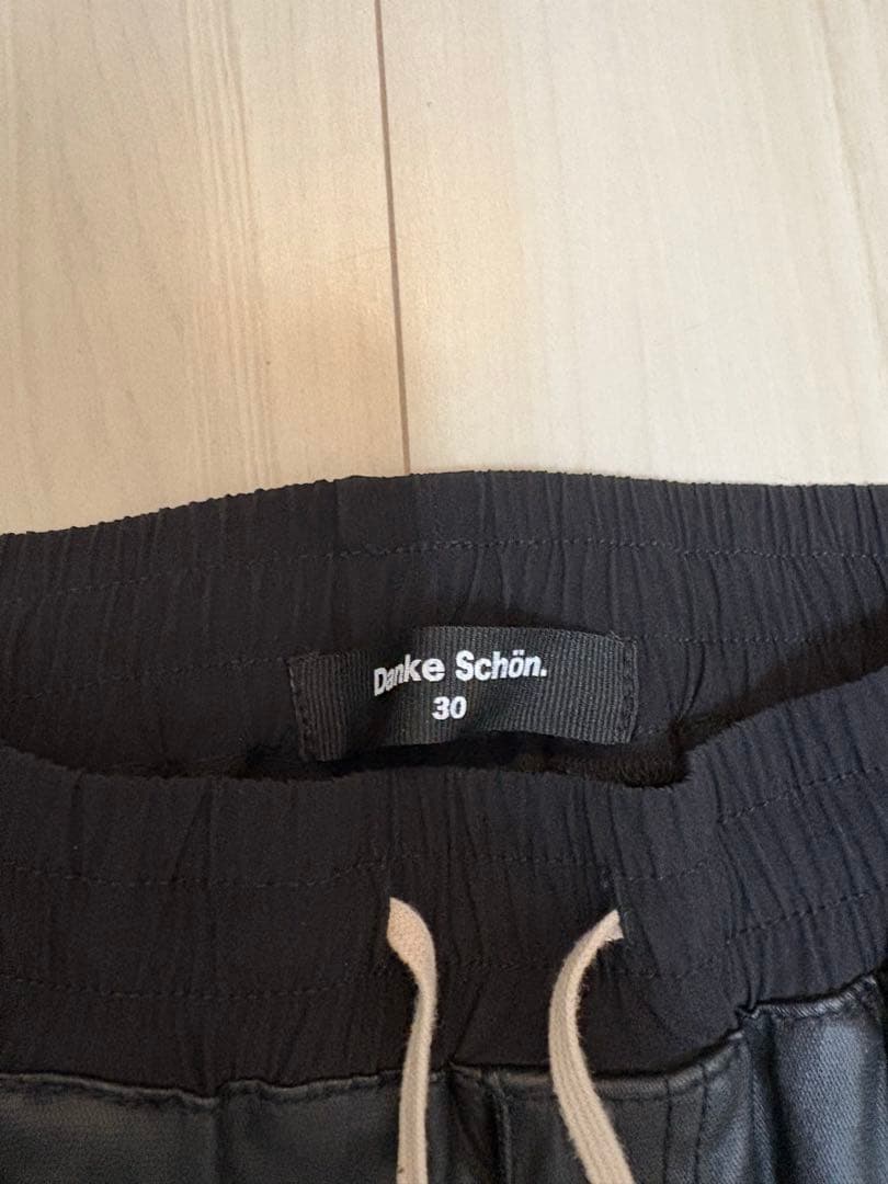最新作　DANKE SCHON ダンケシェーン フェイクレザー カーゴパンツ