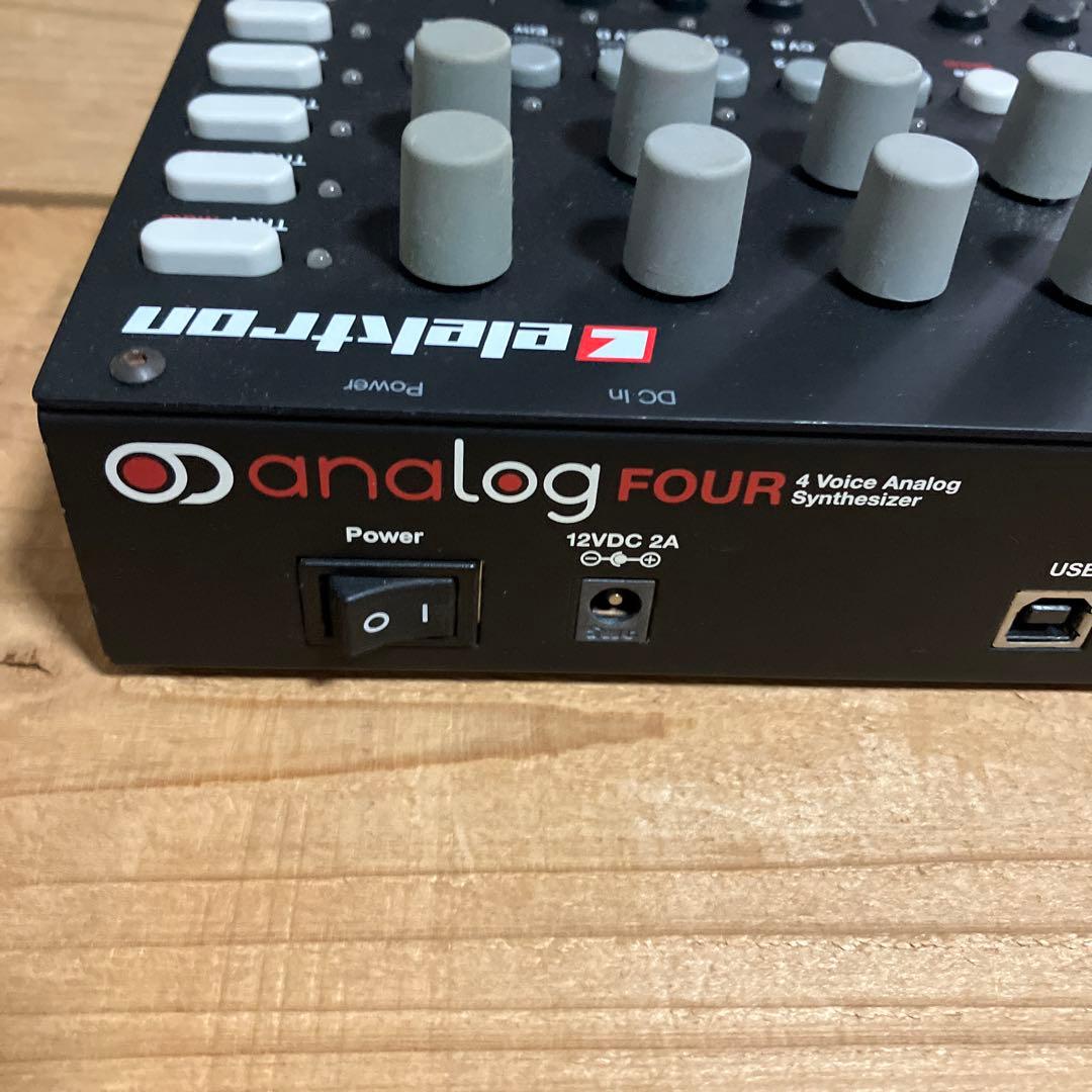 Elektron Analog Four シンセサイザー