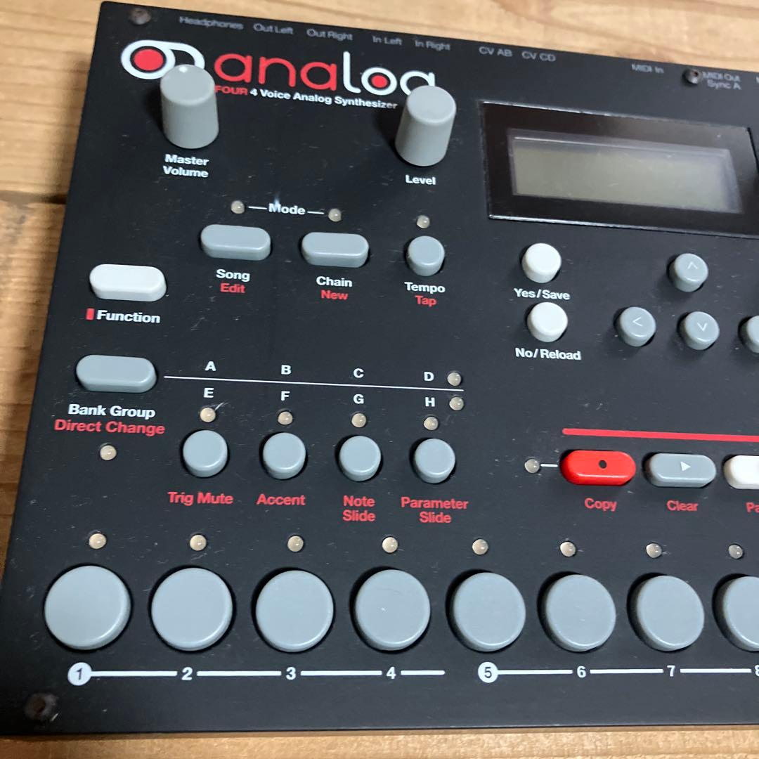 Elektron Analog Four シンセサイザー