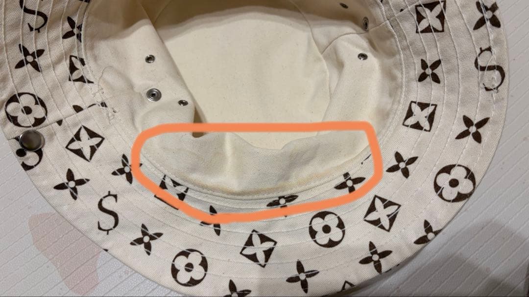 ★supreme シュプリーム★　バケットハット　白　モノグラム柄