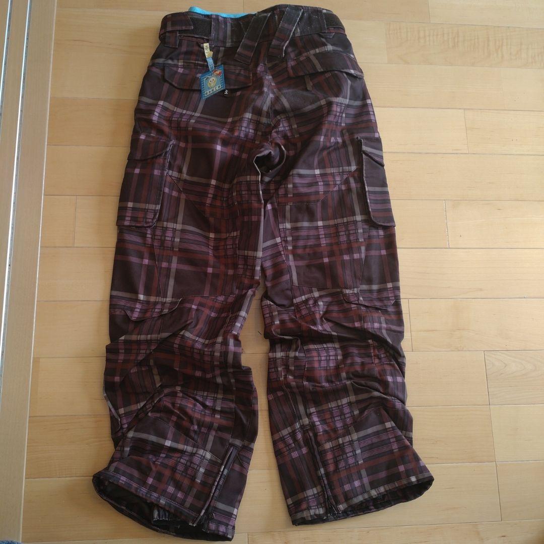 女性用、スノーボードウェア（上下）、手袋、ゴーグルの4点セット