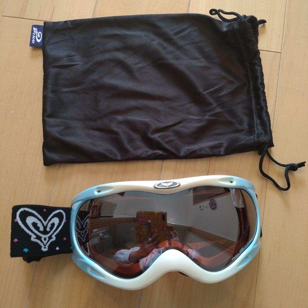 女性用、スノーボードウェア（上下）、手袋、ゴーグルの4点セット