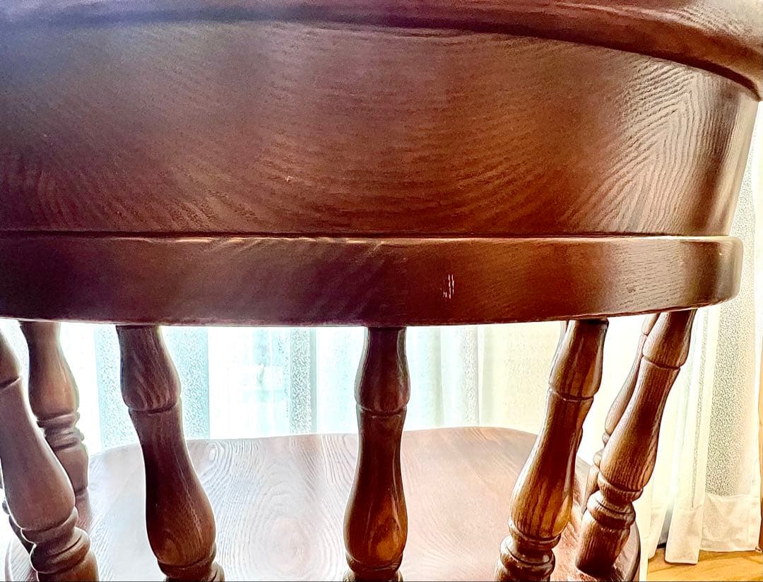 ダークブラウン 木製アームチェア ①