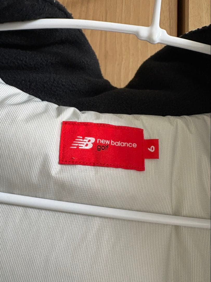 New Balanceストライプジャケット フード付き