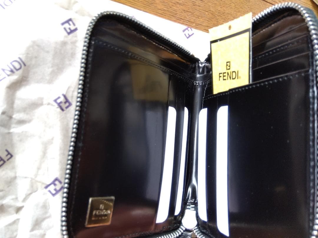 未使用◆FENDI 黑ファスナー財布◆フェンディ　ユニセックス