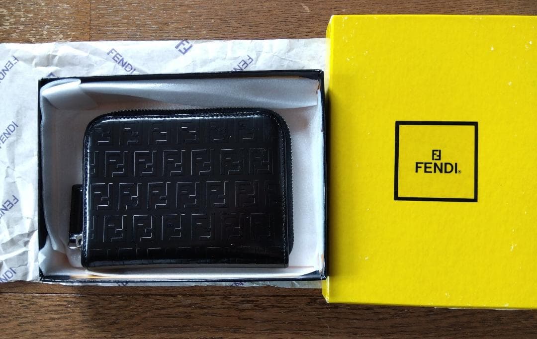 未使用◆FENDI 黑ファスナー財布◆フェンディ　ユニセックス