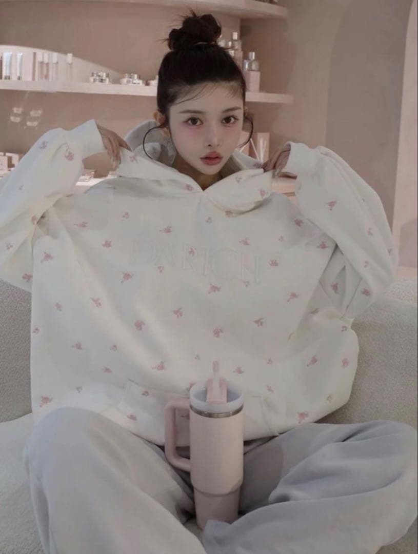 ダーリッチ フラワーエンブロイダリービッグフーディ