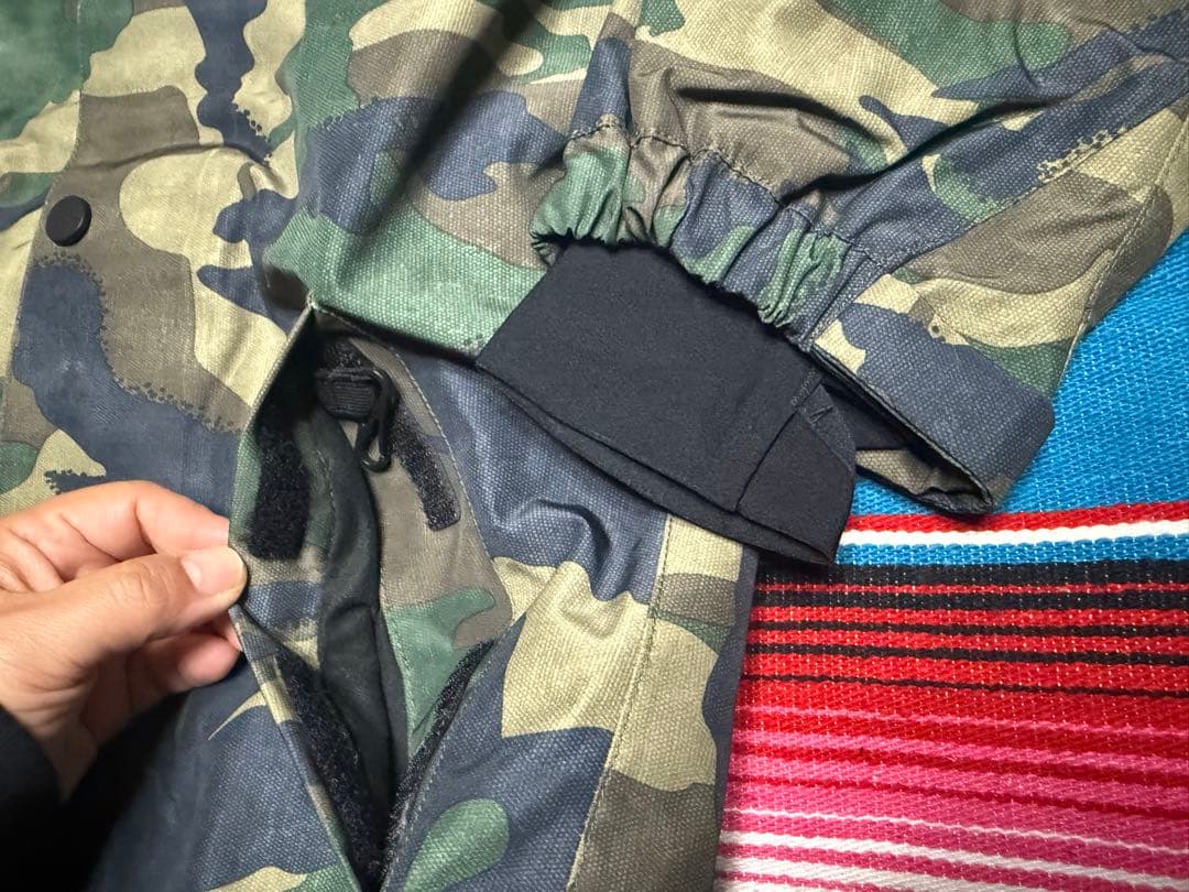 中古　thirtytwo 迷彩 スノーボードウェア XS サーティーツー　キッズ