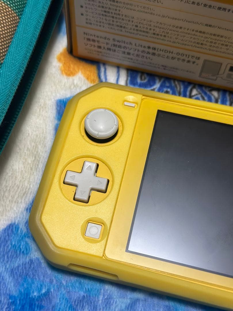 任天堂 Switch Lite イエロー ACアダプター、カバー、保護シール付