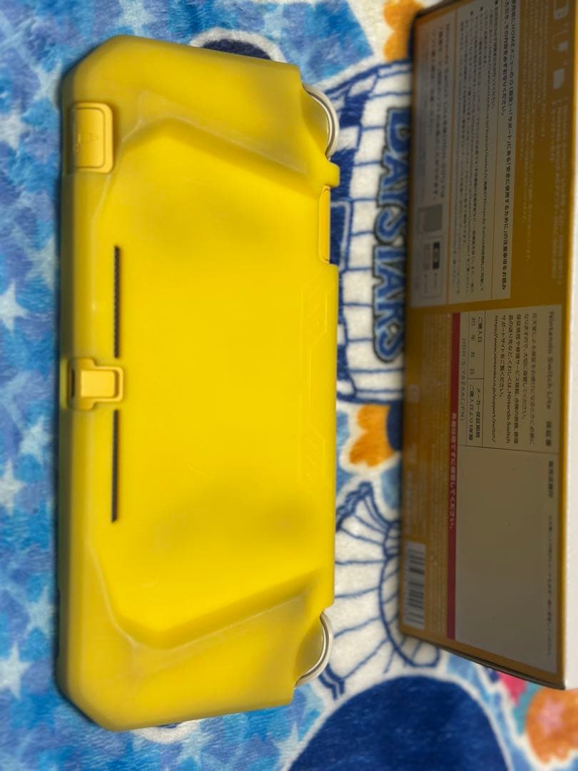 任天堂 Switch Lite イエロー ACアダプター、カバー、保護シール付