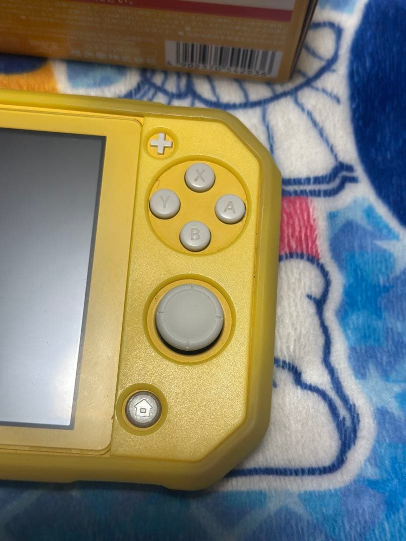 任天堂 Switch Lite イエロー ACアダプター、カバー、保護シール付