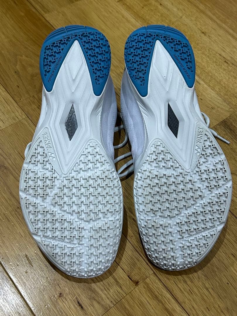 【かわ】YONEX バドミントン27.0cm パワークッションエアラスZ