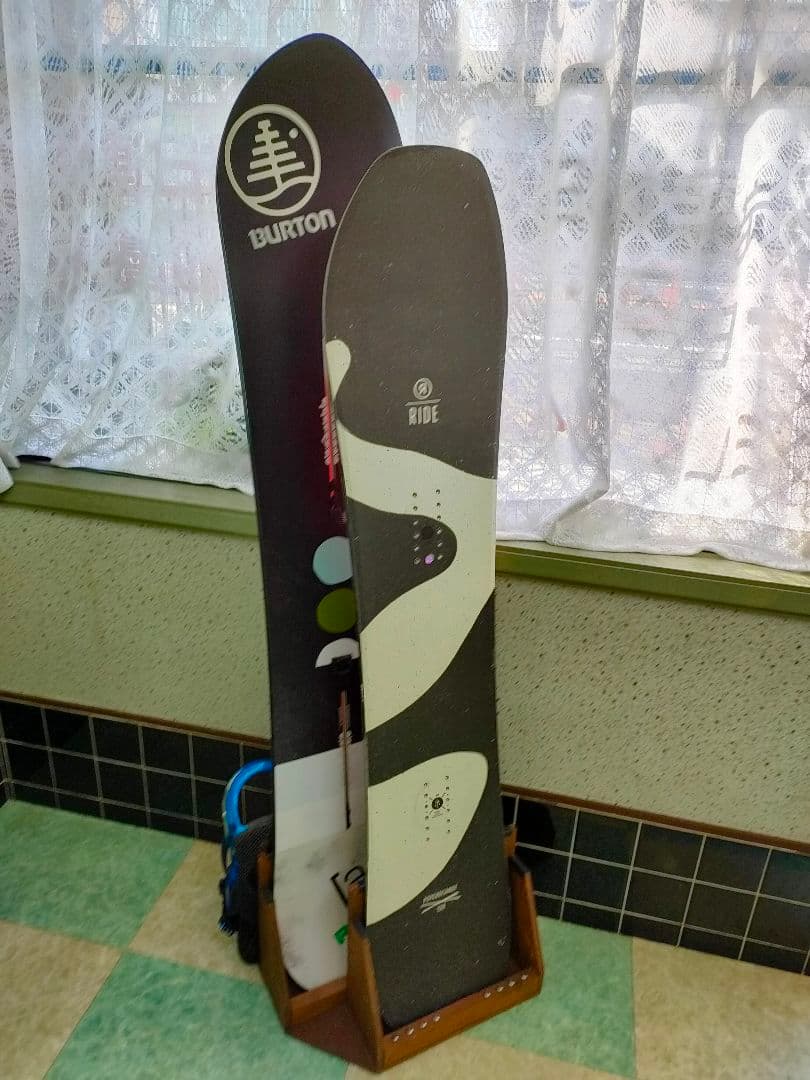 スノーボードディスプレイスタンドラック２本用カラーウィールナット　ハンドメイド