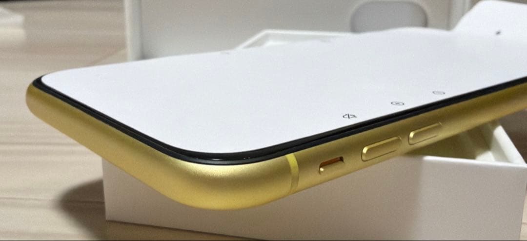 Apple iPhone 11 本体 イエロー 箱無し