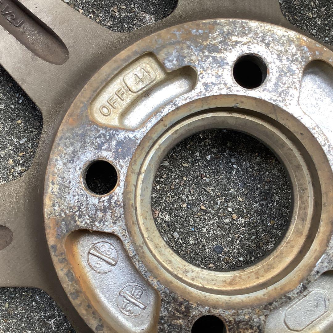 ゴールド色15インチアルミホイール