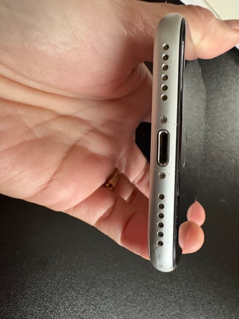 iPhone SE 128gb 第2世代 ホワイト美品