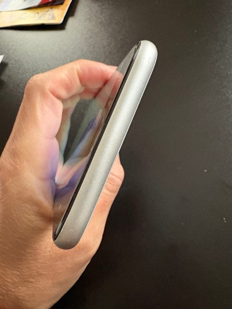 iPhone SE 128gb 第2世代 ホワイト美品