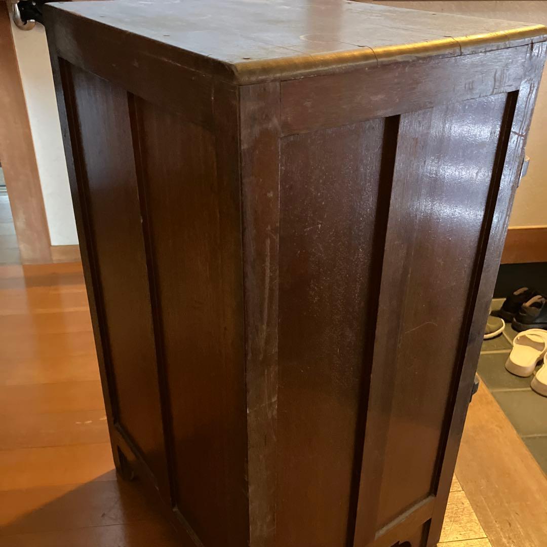 レトロな木製冷蔵庫　シロガネ　松坂屋　ディスプレイ　収納