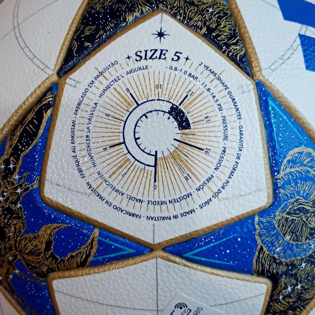 アディダス　チャンピオンズリーグ　5号球