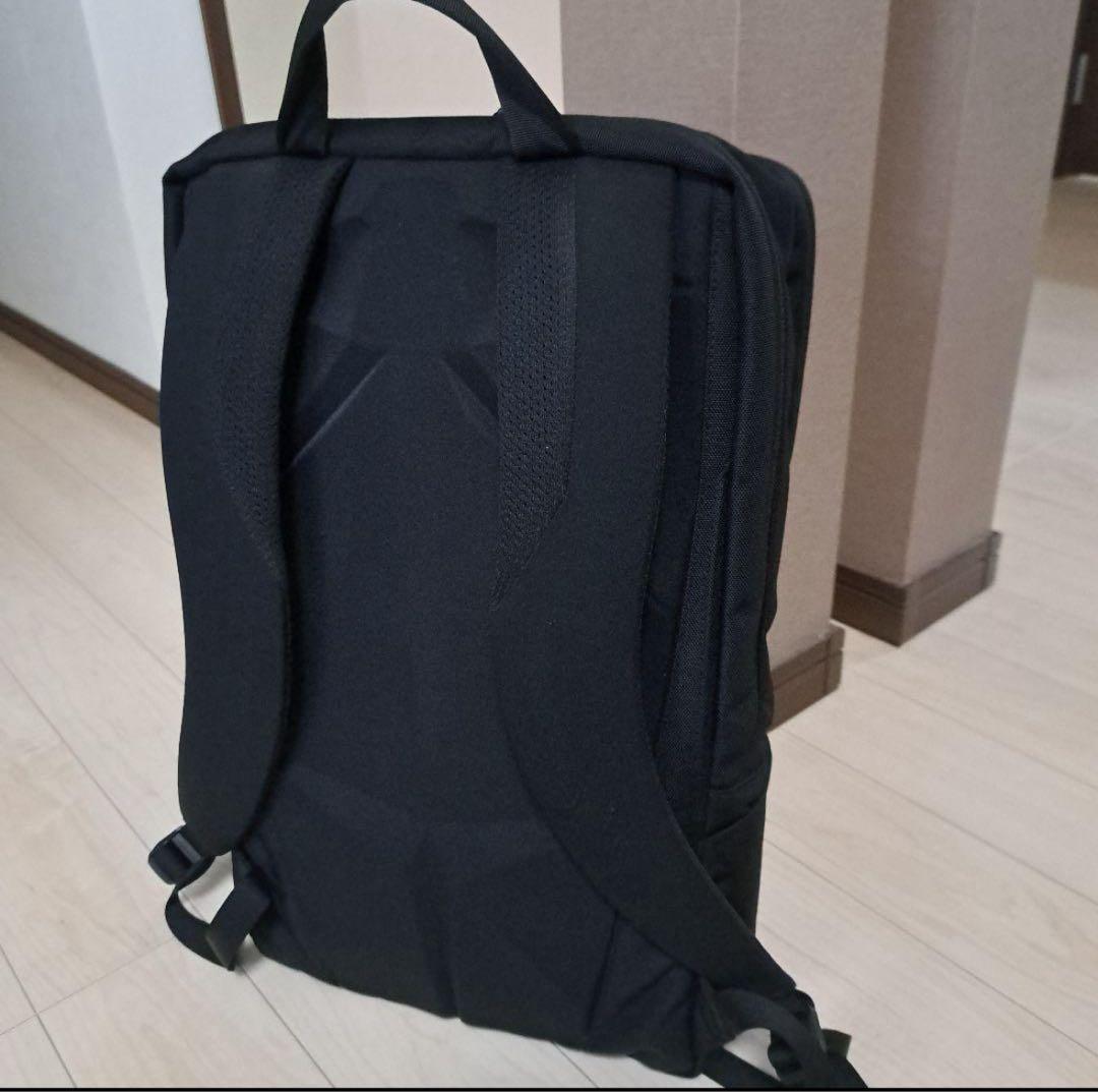 THE NORTH FACE シャトルデイパックスリム ブラックリュック