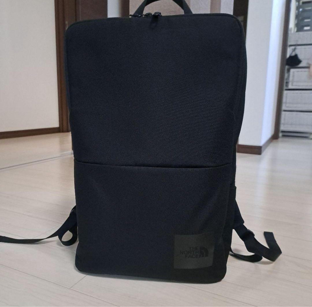 THE NORTH FACE シャトルデイパックスリム ブラックリュック