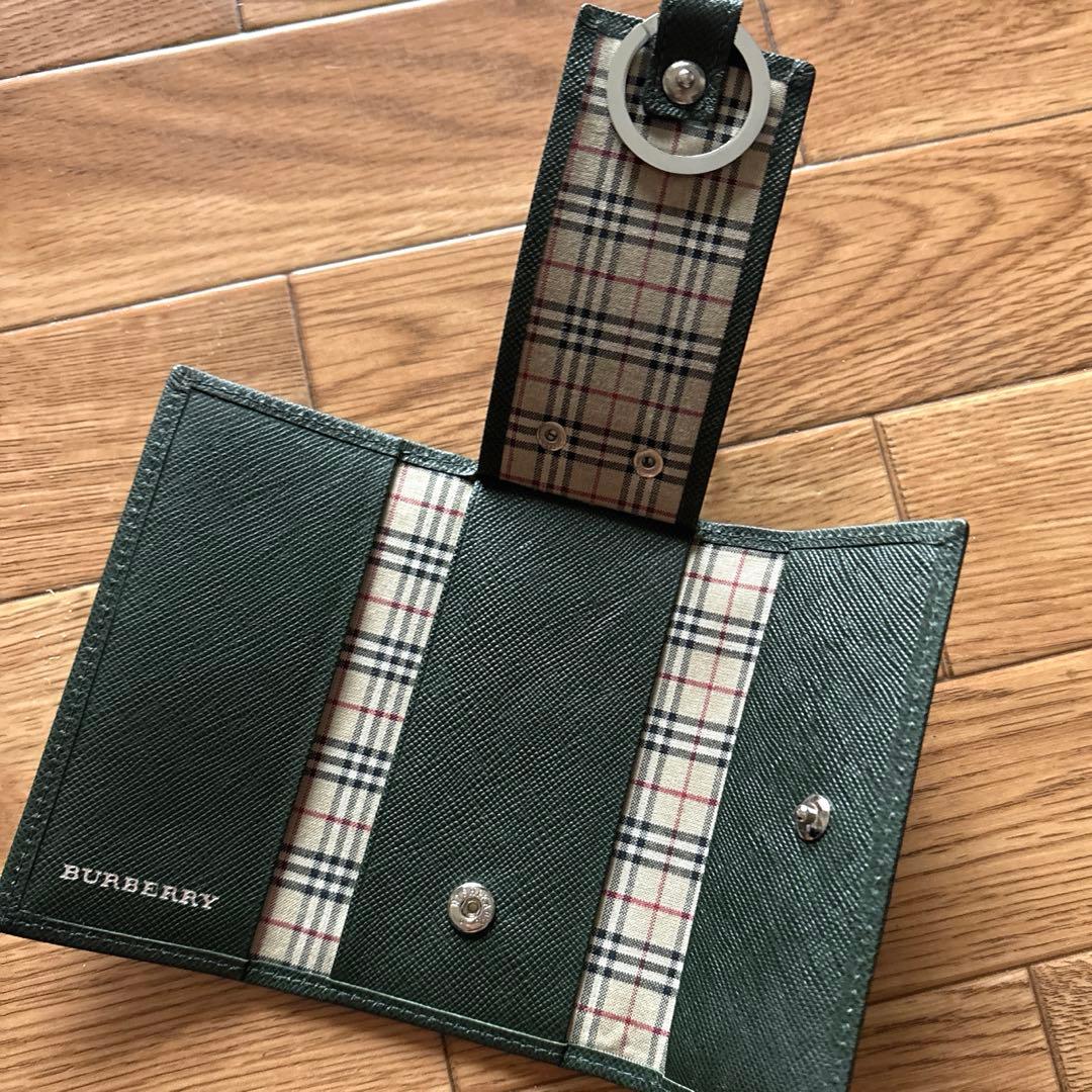 Burberry キーケース FN5504 GE78カーキ