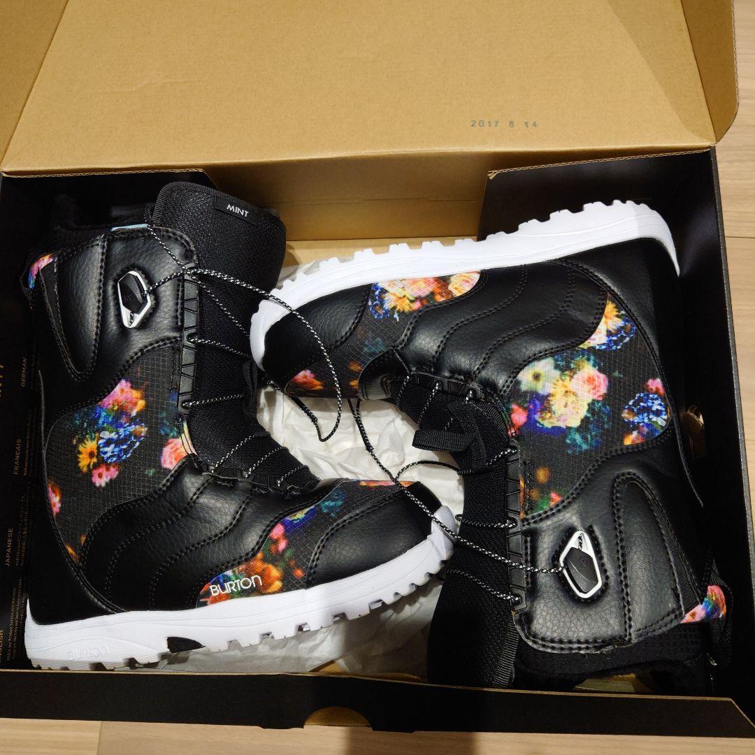 Burton 女性用 スノーボードブーツ 黒/花柄