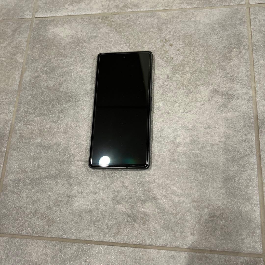 Google Pixel 7a（チャコール）とケース