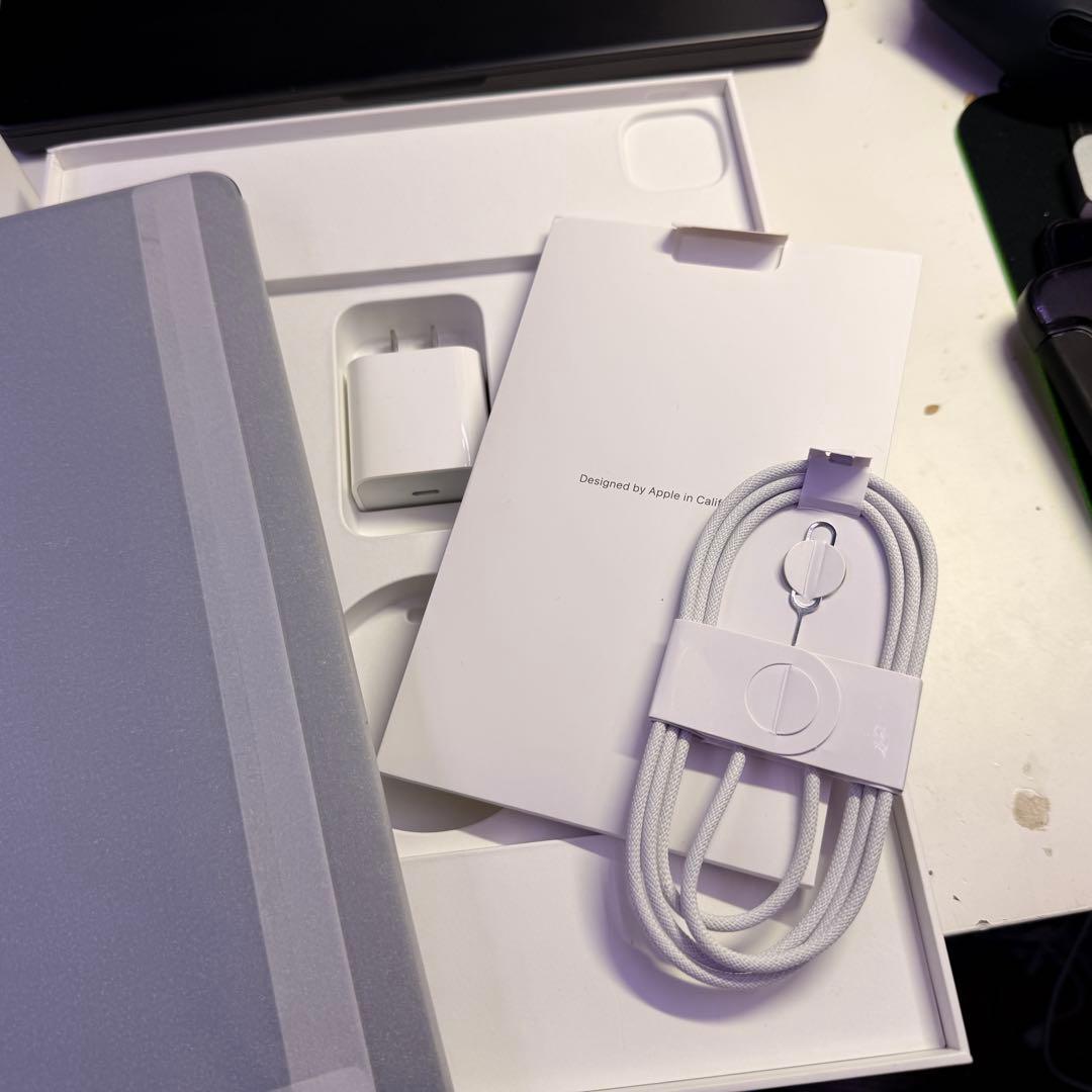 新品未使用　iPad Pro 12.9インチ 第5世代 256GB M1チップ