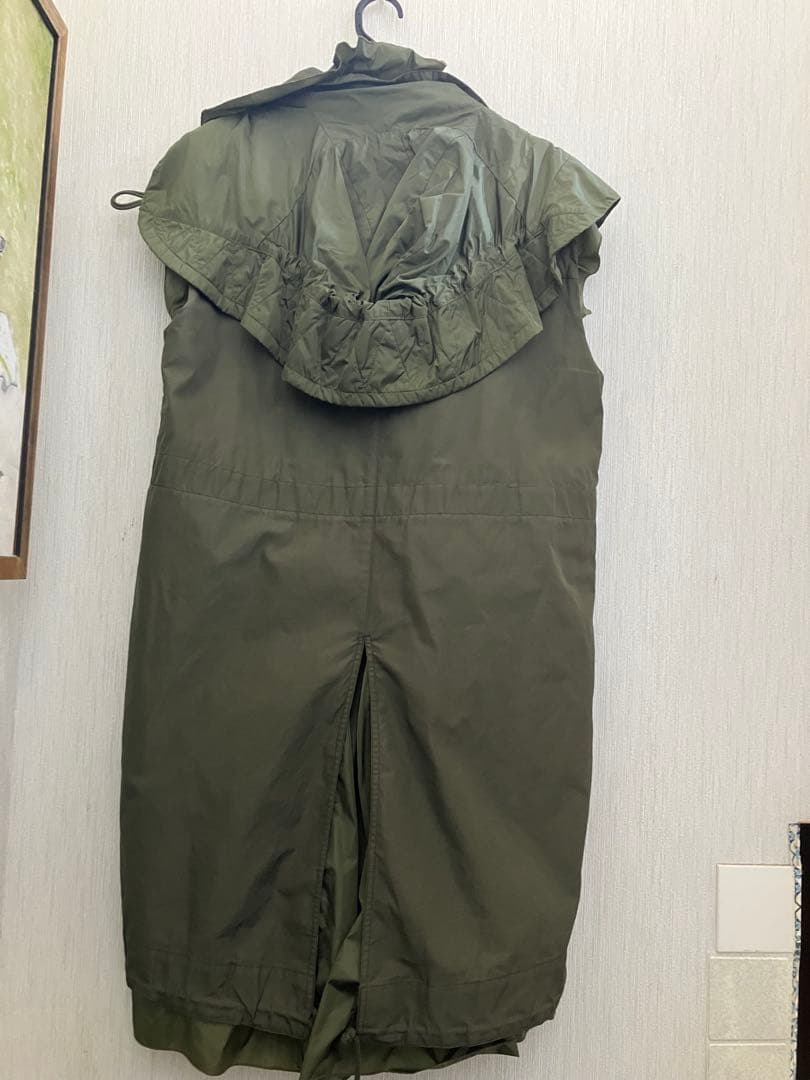 MONCLERダウンロングベスト