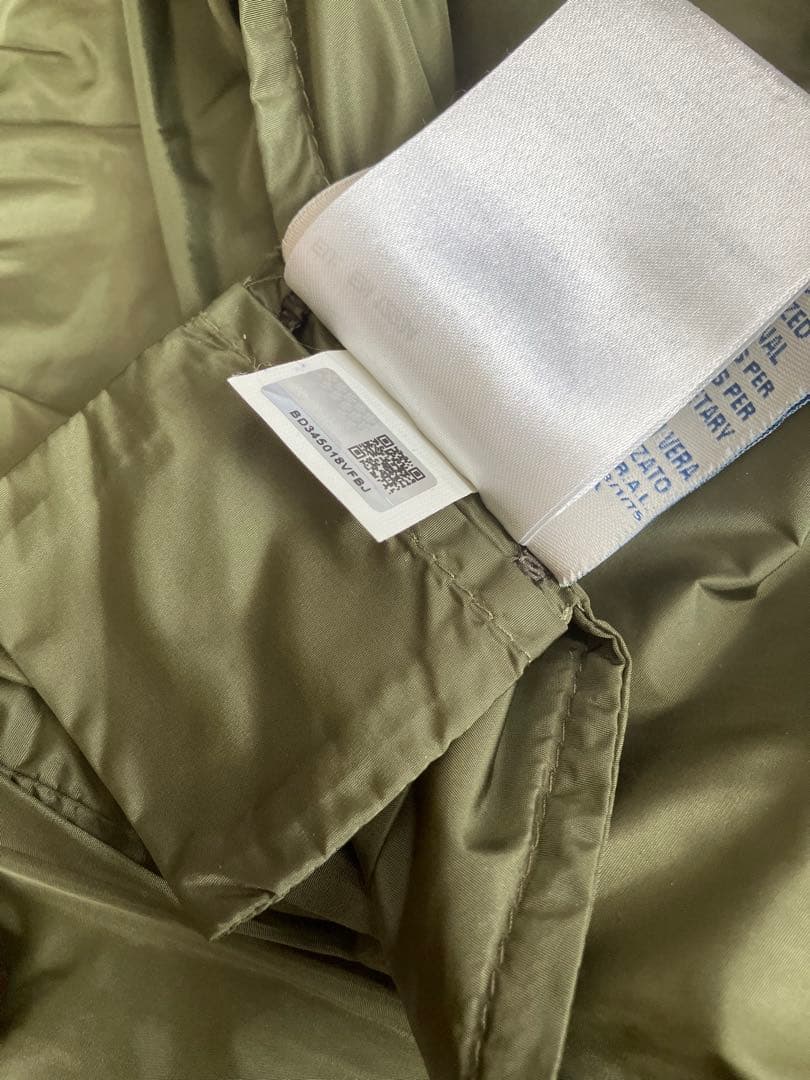 MONCLERダウンロングベスト