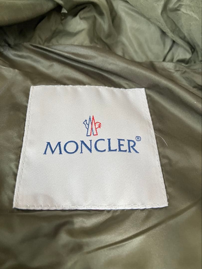 MONCLERダウンロングベスト