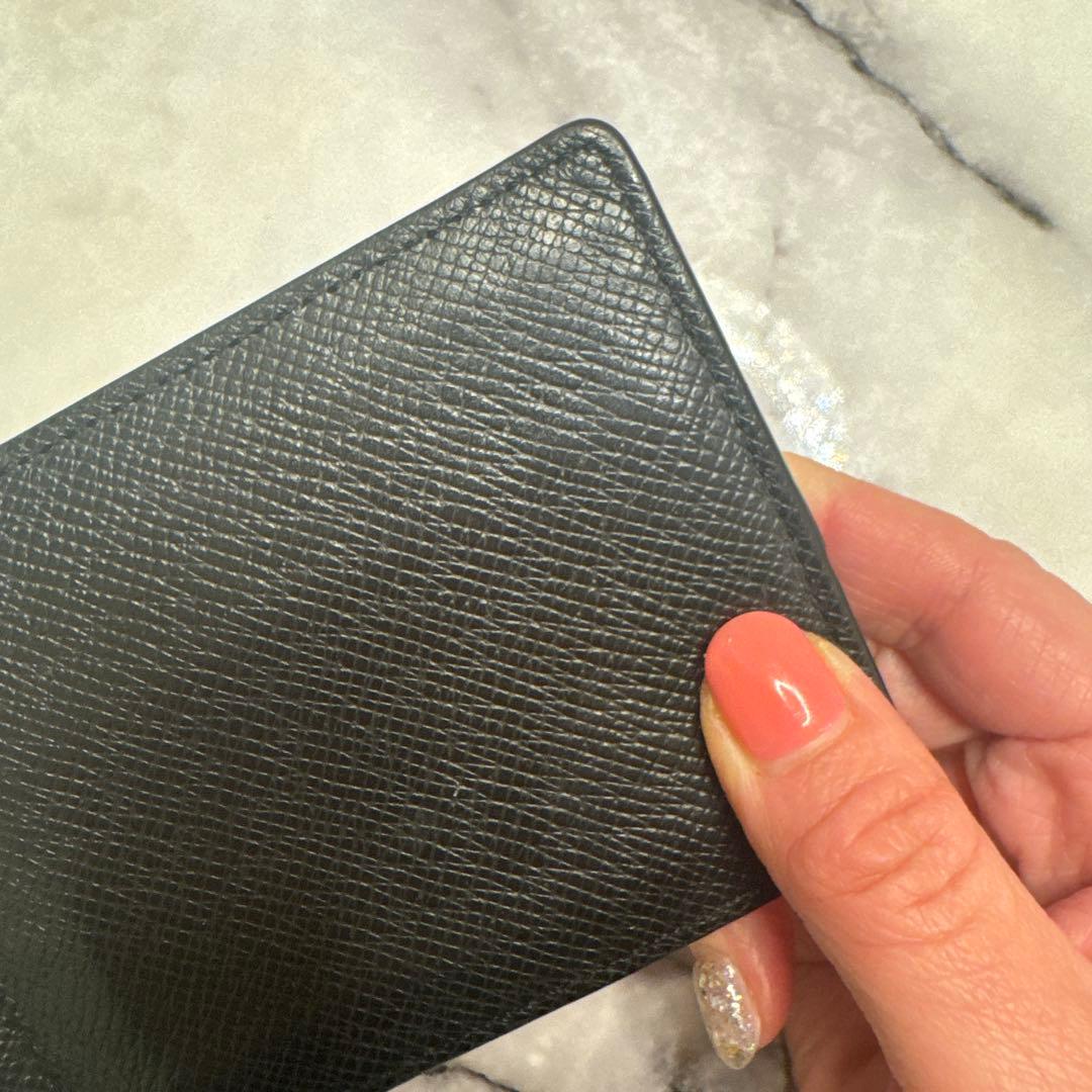 美品 ルイヴィトン 二つ折り財布 タイガ 黒 マネークリップ メンズ　お箱付き