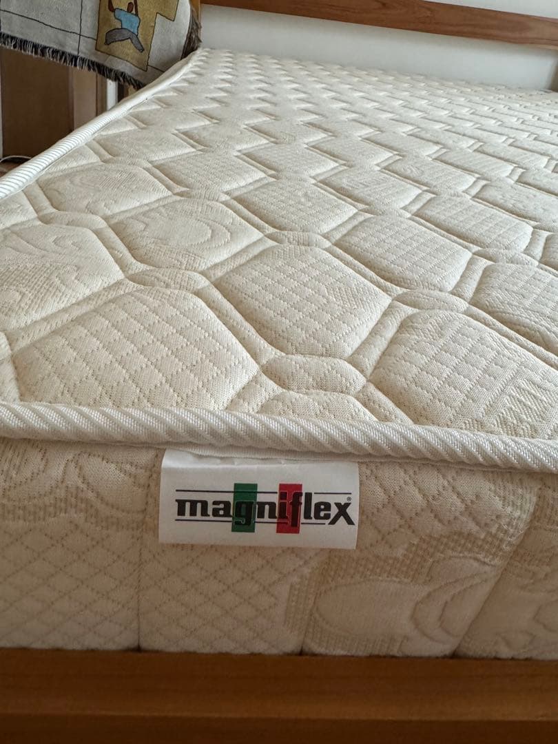 マニフレックス246ダブルベッド　マットレス