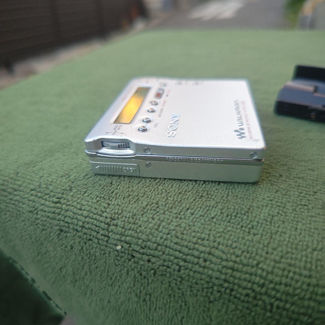 ソニー　ポータブルMDレコーダー　MZ-R900　乾電池用充電器セット