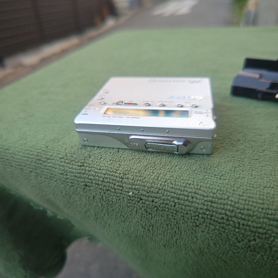 ソニー　ポータブルMDレコーダー　MZ-R900　乾電池用充電器セット