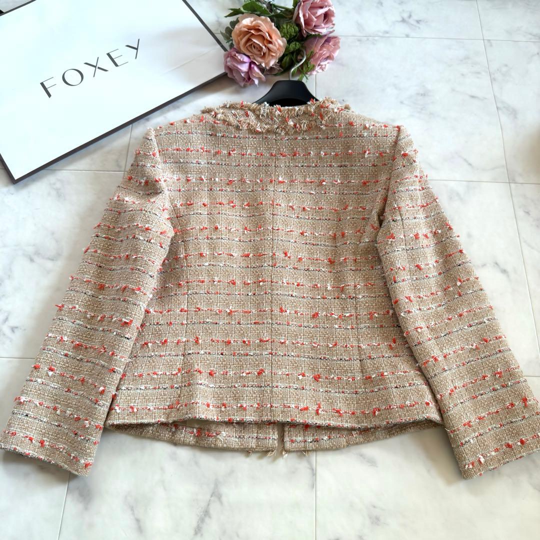 美品★フォクシー 近年 定価13万 ツイードノーカラージャケット サンドマルチ