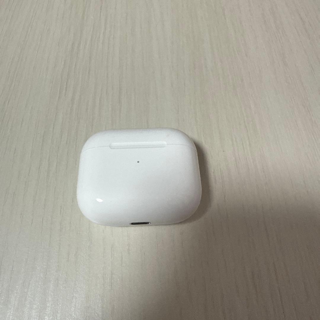 あす AirPods本体 ホワイト 充電ケース付き 第3世代