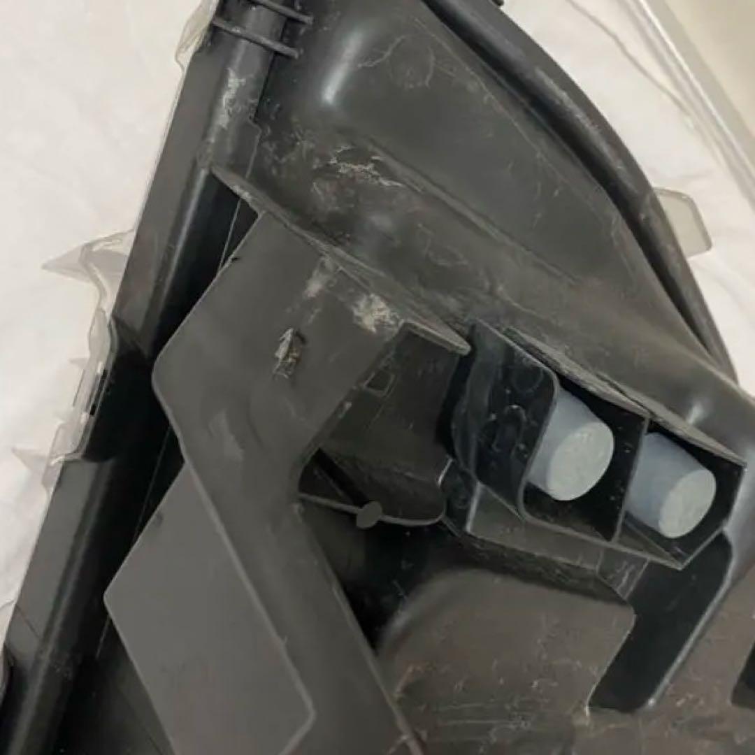 30ヴェルファイア　後期型右ヘッドライト　中古